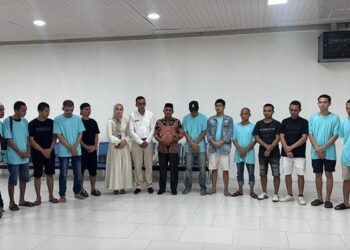 Foto: 12 Tenaga Kerja Migran Indonesia dari Aceh Dideportasi dari Malaysia 2