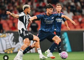 Foto: Arsenal Kalahkan Newcastle United 3-2 5