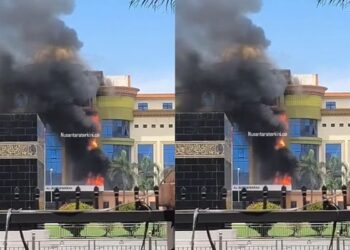 Foto: Bangunan Asrama Haji Terbakar 4
