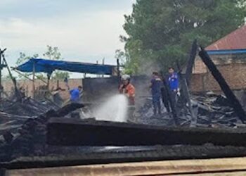 Foto: Kebakaran Besar Hanguskan Panglong Simanapang di Karo 3