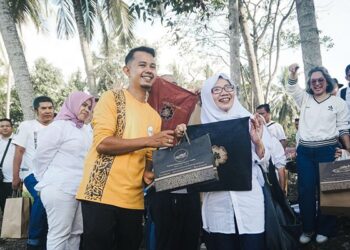 Foto: Indosat Dukung Digitalisasi UMKM Batik dan Produk Lokal Solok 7