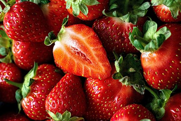 Foto: Buah Stroberi Merah Segar (Foto : Freepik)