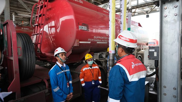Foto: FT Medan melayani dua provinsi, Sumatera Utara dan sebagian wilayah Aceh. Lembaga penyalur menerima BBM dari FT Medan Group setidaknya meliputi 309 SPBU, 65 Pertashop, dan 337 unit pelanggan industri.(Dok:Pertamina Sumbagut)