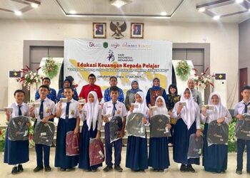Kegiatan Kick Off Hari Indonesia Menabung (HIM) Tahun 2025 di Sumatera Utara yang berlangsung di Aula Dewi Syukur, Kantor Bupati Labuhanbatu Utara (Labura), Kamis (17/7).(Dok:OJK Sumut)