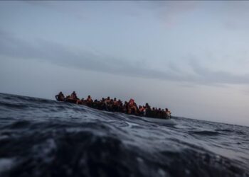 Foto: Kapal Mengangkut 39 Orang di Sungai Nigeria Terbalik 8