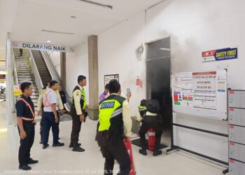 Foto: KAI Divre I Sumut Berhasil Atasi Kepulan Asap di Stasiun Medan 2