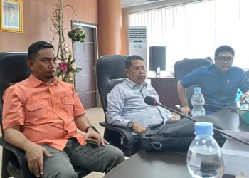 Ketua Pansus RPJMD DPRD Medan Henry Jhon Hutagalung (tengah).(Ist)