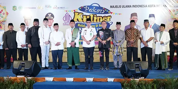 Khas ke IV tahun 2025 diselenggarakan Majelis Ulama Indonesia Kota Medan di Jalan Masjid Raya Medan resmi dibuka oleh Wali Kota Medan Rico Tri Putra Bayu Waas.(Diskominfo Medan)