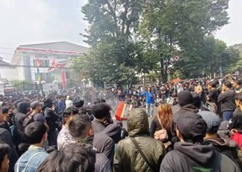 Foto: Negara-negara Asing Imbau Warganya Waspada di Tengah Gelombang Demonstrasi di Indonesia ​ 3
