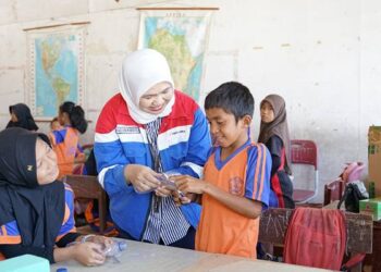 Sebanyak 497 siswa di SD Negeri 068426, Kelurahan Nelayan Indah, Kecamatan Medan Labuhan, mendapatkan edukasi dan pelatihan praktis mengenai pengelolaan sampah.(Dok:Pertamina Sumbagut)
