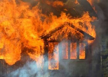Foto: Kebakaran di Sibolga: Empat Rumah Ludes, Tiga Keluarga Terdampak 5