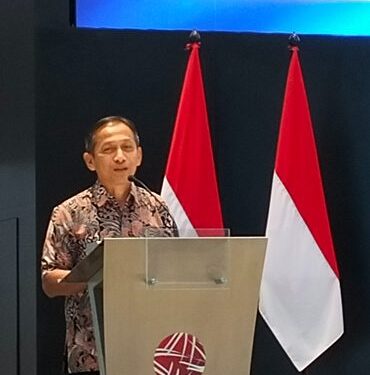 OJK Tegaskan Komitmen Perkuat Pasar Modal sebagai Pilar Ekonomi Nasional 1 Kepala OJK Provinsi Sumut Khoirul Muttaqien saat memimpin media gathering dan mengajak jurnalis mengunjungi PT Bursa Efek Indonesia di Jakarta, Kamis (05/08/2025).(seputarsumut/Asiong)