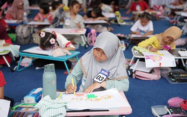 Anak-anak mengikuti lomba mewarnai dan fashion show QRIS.(Dok:BI Sumut)