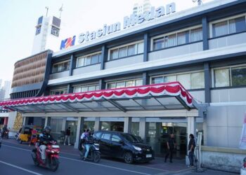 PT Kereta Api Indonesia (KAI) Divisi Regional I Sumatera Utara memasang berbagai atribut kemerdekaan di Stasiun Medan dan pada lokomotif kereta api.(Dok:KAI Divre I Sumut)