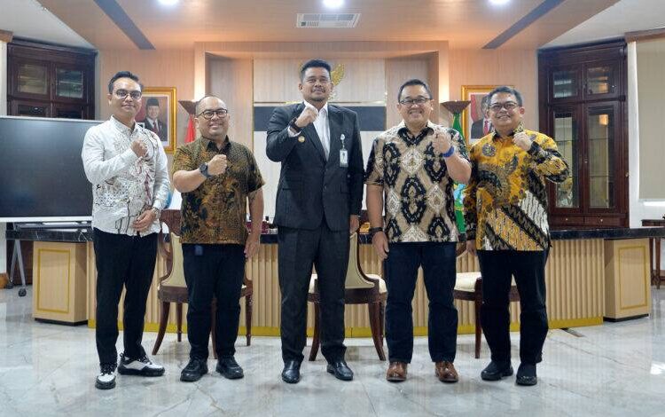 Foto: Gubernur Sumatera Utara (Sumut) Muhammad Bobby Afif Nasution 
saat menerima kunjungan Direksi PT Danareksa (Persero) di Kantor Gubernur, Jumat (8/8/2025).(Dok:Diskominfo Sumut)