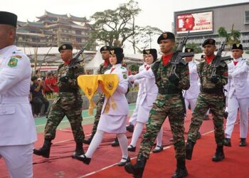 Foto: Wali Kota Rico Waas Pimpin Upacara HUT ke-80 RI di Medan: Ajak Masyarakat Rasakan Makna Kemerdekaan 9