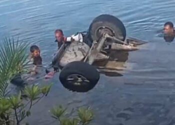 Foto: Mobil Terjun ke Sungai di Tapanuli Tengah, Tiga Orang Meninggal Dunia 4