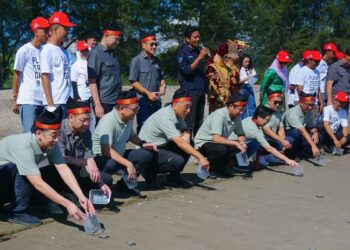 Foto: Yayasan AHM Tanam 16.000 Mangrove dan Lepas Tukik, Perkuat Komitmen Lingkungan di Sumbar 8