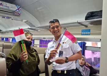 Memperingati Hari Ulang Tahun ke-80 Republik Indonesia, PT Kereta Api Indonesia (Persero) Divisi Regional I Sumatera Utara mengadakan perayaan yang unik dan berkesan bagi para pelanggan.(Dok:KAI Divre I Sumut)