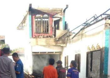 Foto: Rumah Pendamping Desa di Bener Meriah Ludes Terbakar, Kerugian Ditaksir Rp300 Juta 7