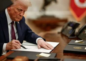 Foto: Trump Resmikan Nama Baru 'Departemen Perang', Ancam Kerahkan Pasukan ke Chicago 6