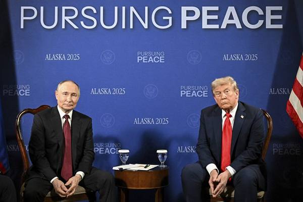 Foto: Putin Puji Trump, Klaim Perang Ukraina Tak Akan Terjadi di Bawah Kepemimpinannya