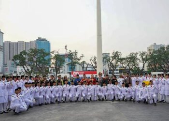 Foto: Peringatan Kemerdekaan ke-80 RI di Medan: Upacara Penurunan Bendera Berlangsung Khidmat 6