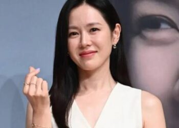 Foto: Son Ye Jin Khawatir Comeback Akting Usai Jadi Ibu: 'Aku Tidak Bisa Membayangkan Akan Sama Seperti Sebelumnya' 6