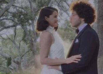 Foto: Resmi Menikah! Selena Gomez dan Benny Blanco Pamer Foto Mesra, "My Wife in Real Life" 9
