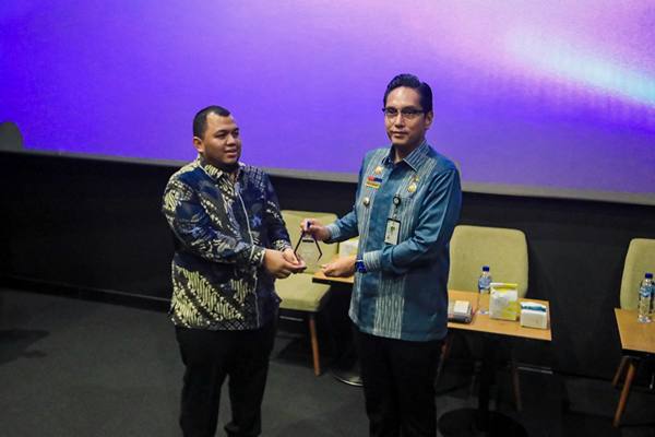 Foto: Wali Kota Medan, Rico Tri Putra Bayu Waas saat menghadiri acara Talk Show Urban Transformation in the Cyber Era di Bioskop CGV, Focal Point Mall, Medan Selayang, pada Jumat (26/9/2025).(Dok:Diskominfo Medan)