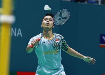 Foto: Anthony Ginting Tumbang dari Unggulan Prancis di Babak 32 Besar Hong Kong Open 2025 1