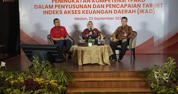 OJK Provinsi Sumatera Utara menggelar Kegiatan Peningkatan Kompetensi Tim Percepatan Akses Keuangan Daerah (TPAKD) dalam Penyusunan dan Pencapaian Target IKAD di Medan, Selasa (23/9).(Foto:OJK Sumut)