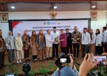 Panja PTKL Komisi X DPR RI  melakukan kunjungan kerja ke Lembaga Layanan Pendidikan Tinggi (LLDIKTI) Wilayah I Sumatera Utara, di Jalan Sempurna Setiabudi, Tanjung Sari, Kamis (11/9).(Ist)