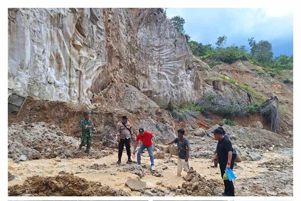 Foto: Tiga pekerja tambang batu padas tewas dalam insiden longsor di Dusun I, Desa Marjanji Aceh, Kecamatan Aek Songsongan, Kabupaten Asahan, Sumatera Utara, Jumat (5/9) sekitar pukul 11.30 WIB.(Ist)