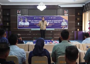 Foto: Perkuat PAD, Wali Kota Medan Buka Bimtek Penilai PBB P2 7