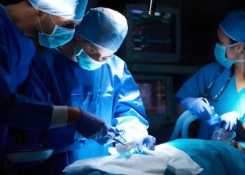 Foto: OPERASI LANGKA: Dokter di India Keluarkan 50 Benda Asing, dari Sendok Baja hingga Sikat Gigi dari Perut Pasien 3
