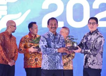 Pertamina Patra Niaga Regional Sumatera Bagian Utara (Sumbagut) sukses memboyong total 14 penghargaan
dalam ajang Environmental and Social Innovation Award (ENSIA) 2025.(Dok:Pertamina Sumbagut)