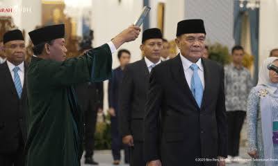 Foto: Prabowo Lantik Djamari Chaniago sebagai Menko Polkam, Gantikan Budi Gunawan