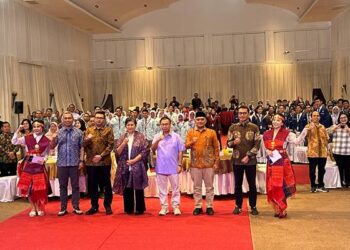 Anggota Badan Sosialisasi MPR RI dari Fraksi PDI Perjuangan, dr. Sofyan Tan, menghadiri Lomba Cerdas Cermat (LCC) 4 Pilar MPR RI yang diselenggarakan di Megah Paramount Convention Center, Jalan Putri Merak Jingga, Medan, pada Sabtu (20/9/2025).(Ist)