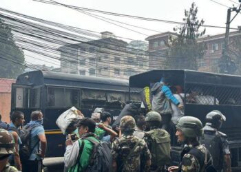 Foto: Militer Nepal Ambil Alih Kathmandu Pasca-Demo yang Berujung Kerusuhan 2