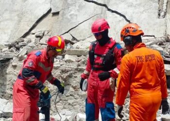 Foto: Tiga Meninggal Dunia Setelah Bangunan Majelis Ambruk di Ciomas, Bogor 5
