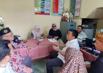 Foto: Wakil Ketua DPRD Medan Zulkarnaen Bantu Biaya Pendidikan Siswa Kurang Mampu di SD Muhammadiyah 27 2