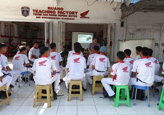 Honda Perkuat Edukasi Teknologi Dunia Vokasi di Kisaran 1 PT Indako Trading Coy menghadirkan kegiatan “One Day Seminar Teknologi” di SMK Swasta Muhammadiyah 10 Kisaran, 27 Oktober 2025.(Ist)