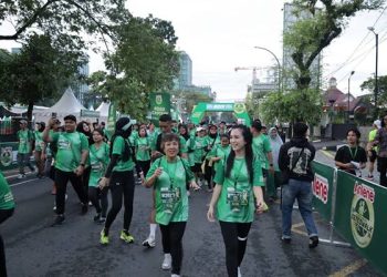 Foto: Ribuan Warga Medan Ikuti Anlene OsteoWalk 10.000 Langkah, Cegah Osteoporosis 9