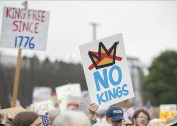Foto: Hampir 7 Juta Warga AS Turun ke Jalan dalam Demonstrasi 'No Kings' Protes Kebijakan Trump 3