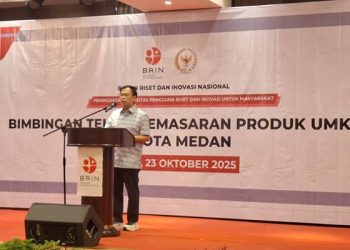 Anggota Komisi X DPR RI , dr. Sofyan Tan saat kegiatan Bimtek Pemasaran Produk UMKM, kolaborasi Badan Riset dan Inovasi Nasional (BRIN) dengan Komisi X DPR RI, di Medan, Kamis (23/10).(Ist)