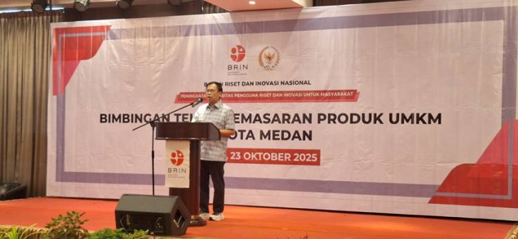 Foto: Anggota Komisi X DPR RI , dr. Sofyan Tan saat kegiatan Bimtek Pemasaran Produk UMKM, kolaborasi Badan Riset dan Inovasi Nasional (BRIN) dengan Komisi X DPR RI, di Medan, Kamis (23/10).(Ist)
