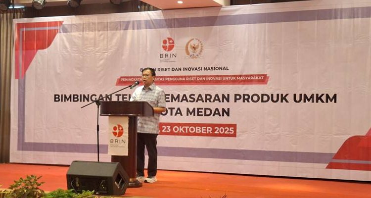 Foto: Anggota Komisi X DPR RI , dr. Sofyan Tan saat kegiatan Bimtek Pemasaran Produk UMKM, kolaborasi Badan Riset dan Inovasi Nasional (BRIN) dengan Komisi X DPR RI, di Medan, Kamis (23/10).(Ist)