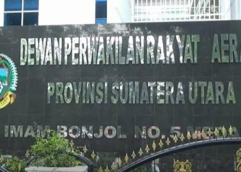 Foto: DPRD Sumut Anggarkan Rp 200 Juta untuk Pengecatan Trotoar 5