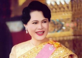 Foto: Ratu Sirikit Meninggal Dunia di Usia 93 Tahun: Ikon Fesyen dan 'Ibu Bangsa' Thailand 7